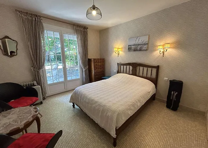 Maison Cosy Pres Avec Jardin Et Parking - Fr-1-224c-332 * סן ז'אן דה מון