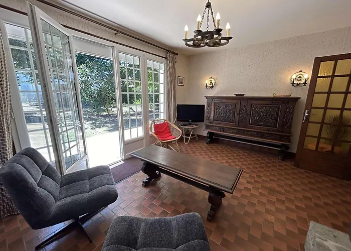 Maison Cosy Pres Avec Jardin Et Parking - Fr-1-224c-332 *