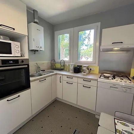 Holiday home Maison Cosy Pres Avec Jardin Et Parking - Fr-1-224c-332 *