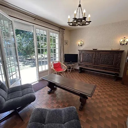 Maison Cosy Pres Avec Jardin Et Parking - Fr-1-224c-332 *